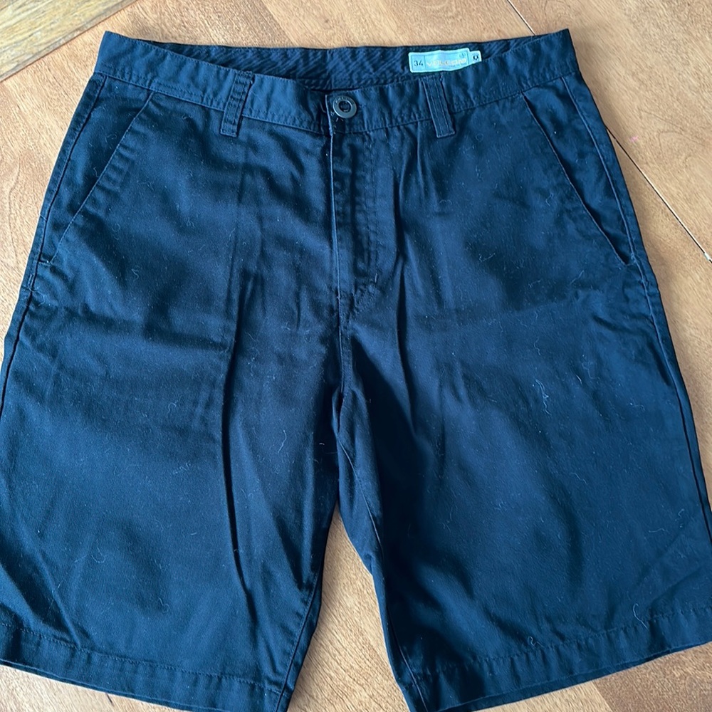 Volcom Shorts. Black size 34